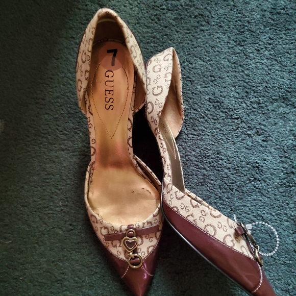 GUESS NWT WOODEN HEELED PUMPS - Picture 2 of 8